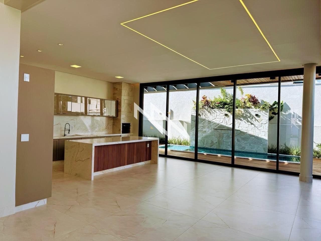Casa 3 Suítes em Condomínio- Goiânia