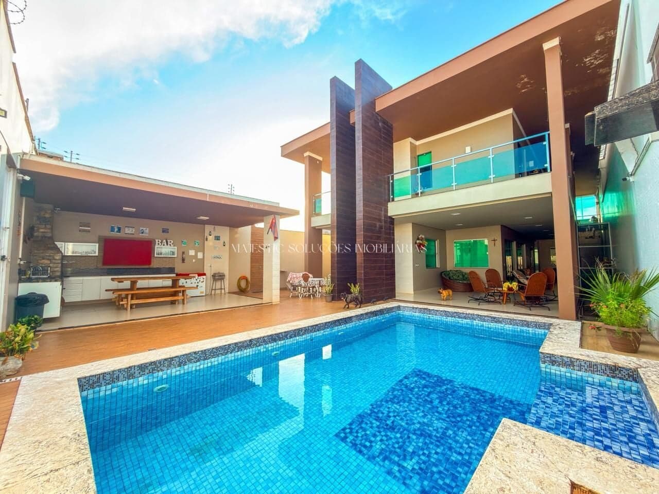 MANSÃO DE ALTO PADRÃO COM 780M² AVERBADOS | SOFISTICAÇÃO, EXCLUSIVIDADE E ALTO POTENCIAL