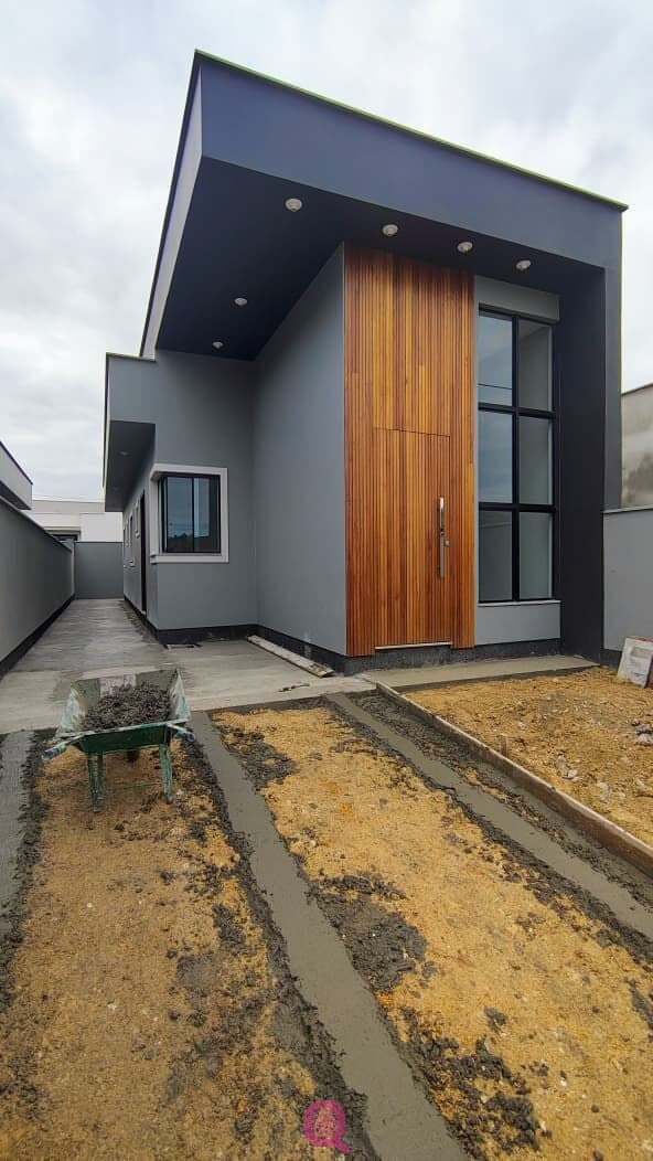 Casa nova com dois dormitórios sendo uma suíte