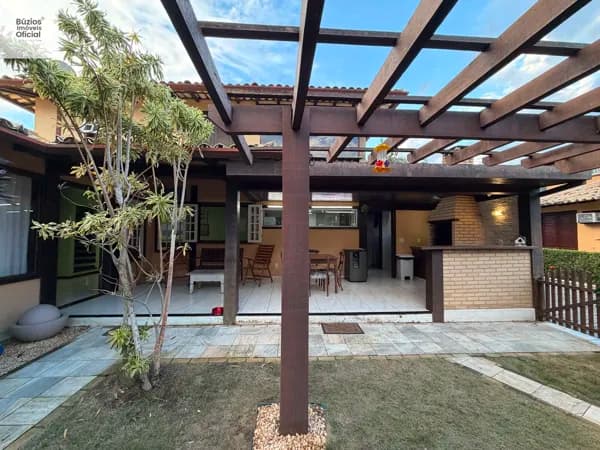 Casa em Condomínio próximo ao Centro de Búzios