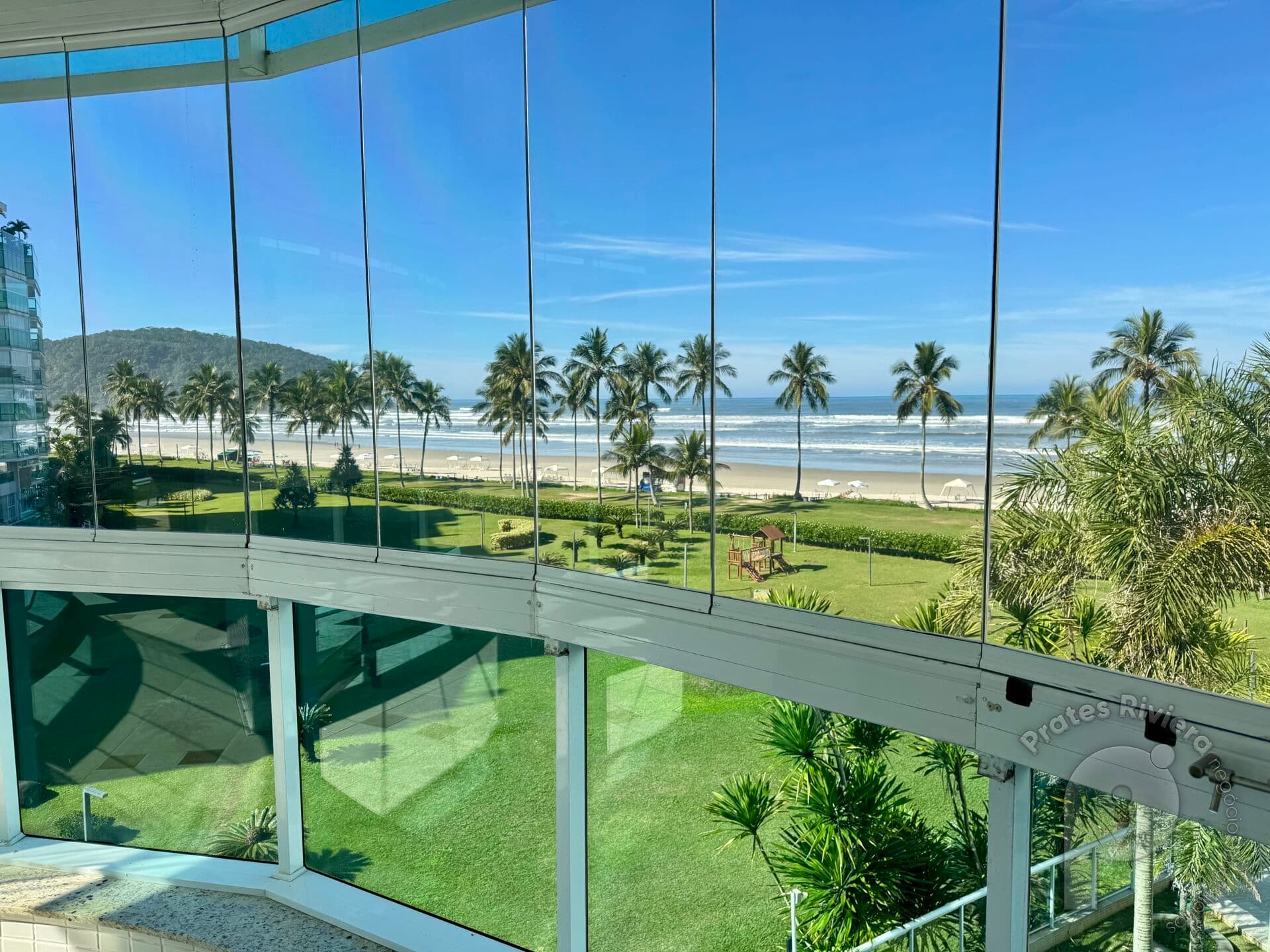 Apartamento Pé na Areia à Venda na Riviera de São Lourenço | 4 Suítes | Vista Mar | Alto Padrão