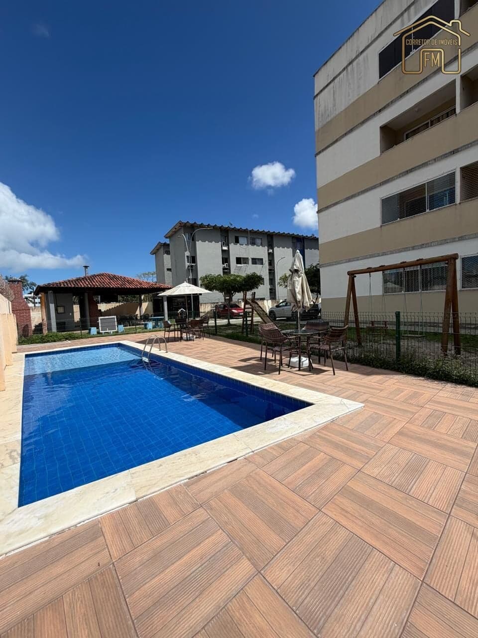 Vendo ótimo apartamento térreo a 300m da Praia de Rio Doce Olinda-PE