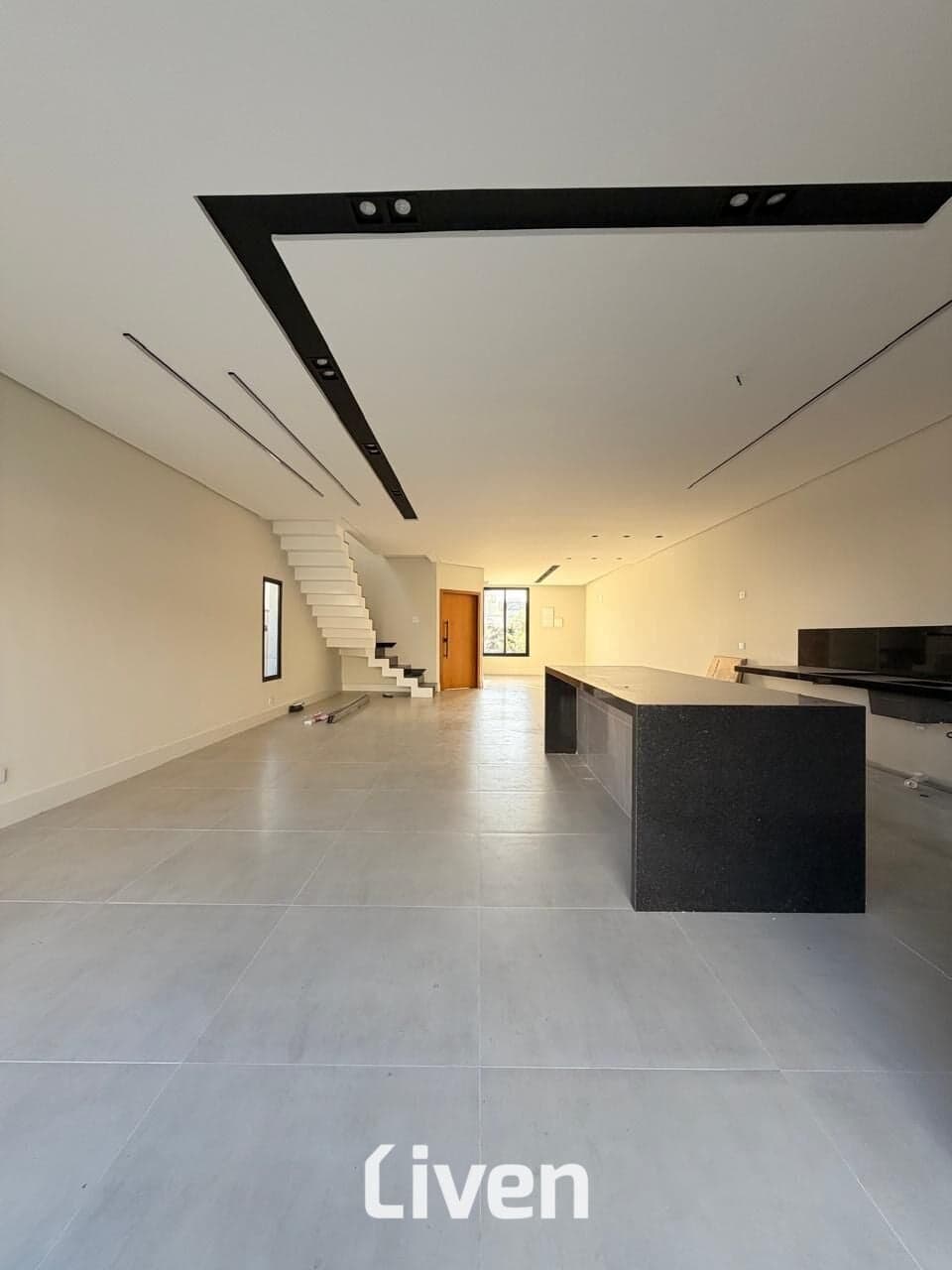 SOBRADO À VENDA COM 3 QUARTOS, 170M² NO BOSQUE DOS MANACÁS.