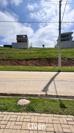 TERRENO À VENDA EM CONDOMÍNIO DE 349M²