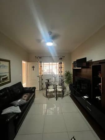 CASA TÉRREA À VENDA COM 3 QUARTOS, 114M² NO PARQUE INDUSTRIAL.