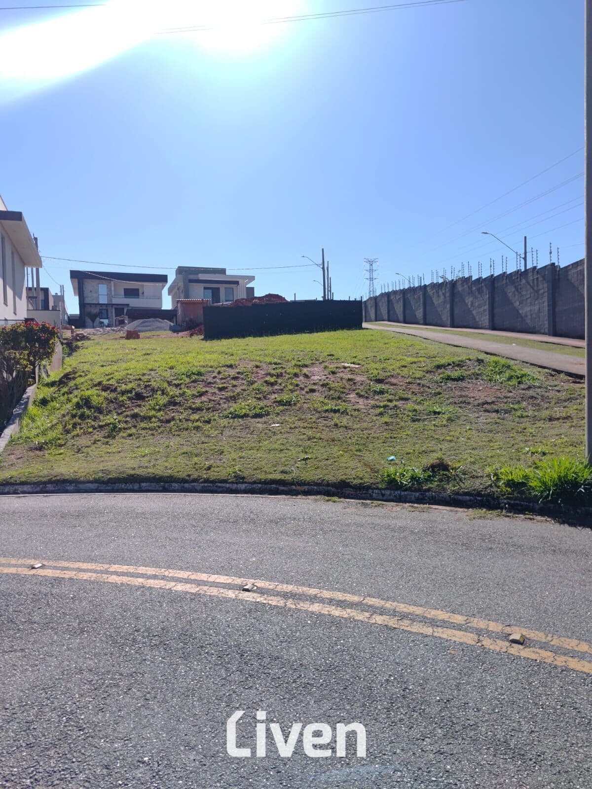 TERRENO EM CONDOMÍNIO À VENDA DE 323M² NO RESERVA RUDÁ.