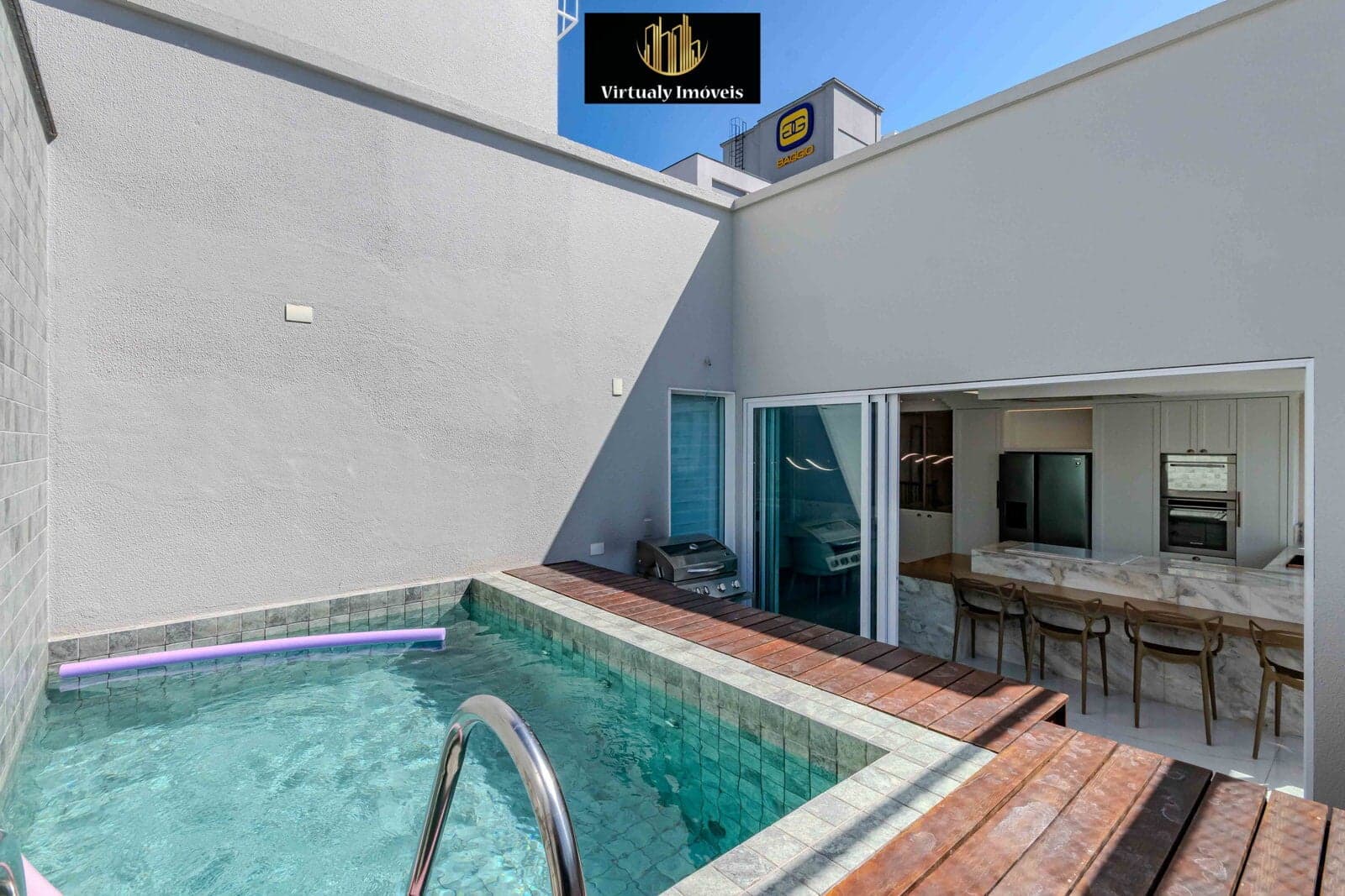 Cobertura Duplex com 185m2 no Edifício Porto di Bari em Balneário Camboriú