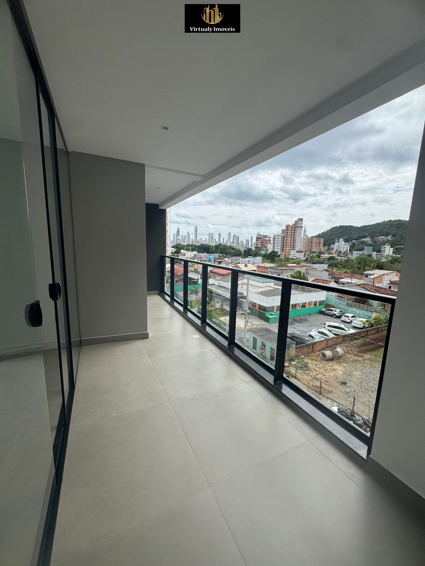 Apartamento no Edifício Coral Way Residence em Camboriú