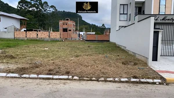 Terreno com 318m2 no bairro Rio Pequeno em Camboriú