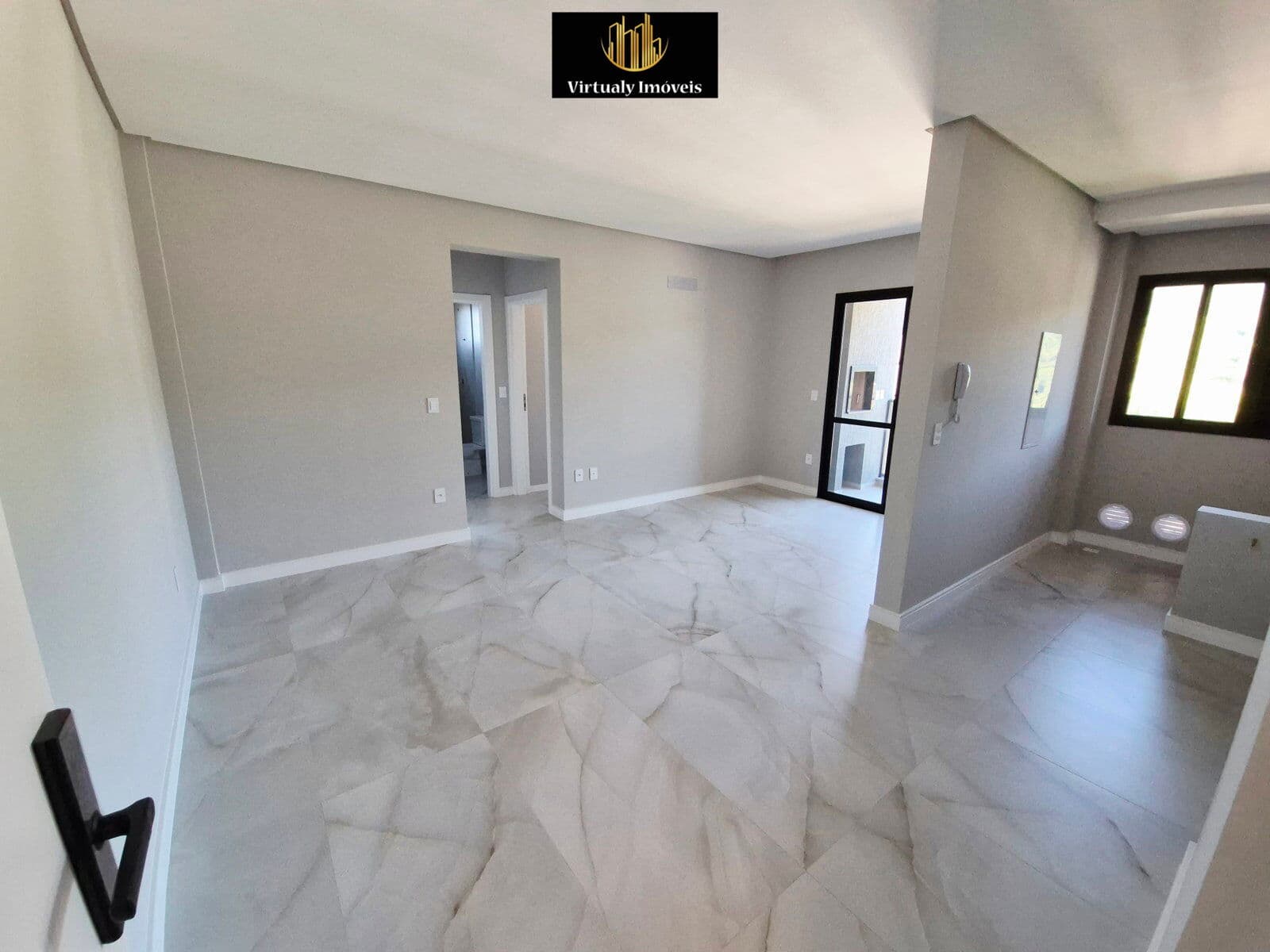 Apartamento andar alto no Edifício Manu Bay na Praia Brava em Itajaí