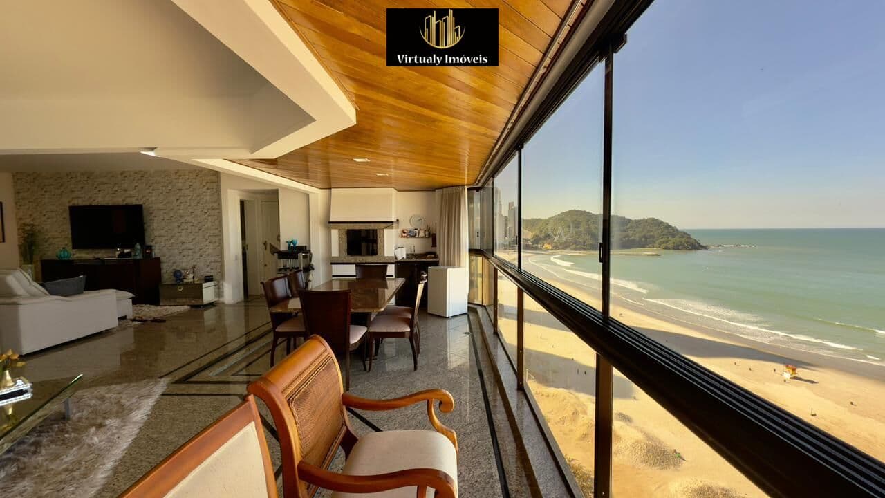 Apartamento frente mar no Edifício Beach Tower em Balneário Camboriú
