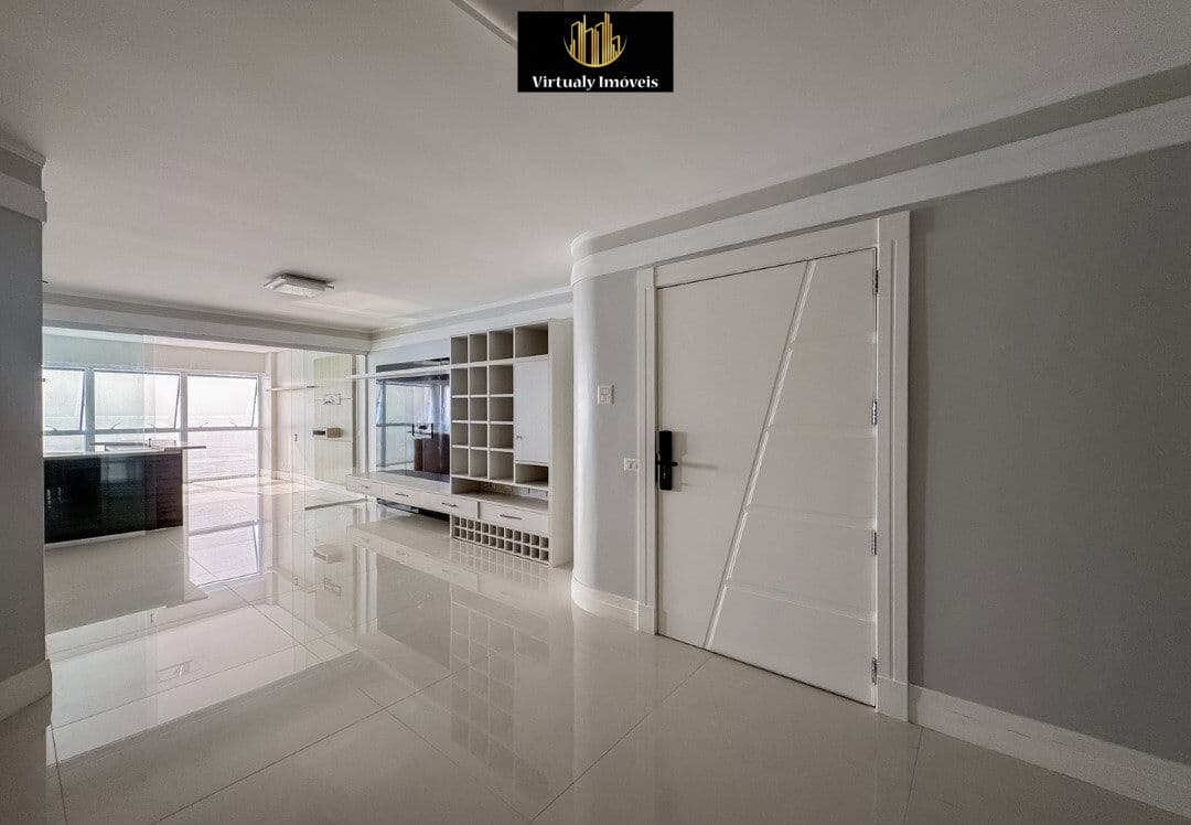 Apartamento frente mar no Edifício Le Classic em Balneário Camboriú
