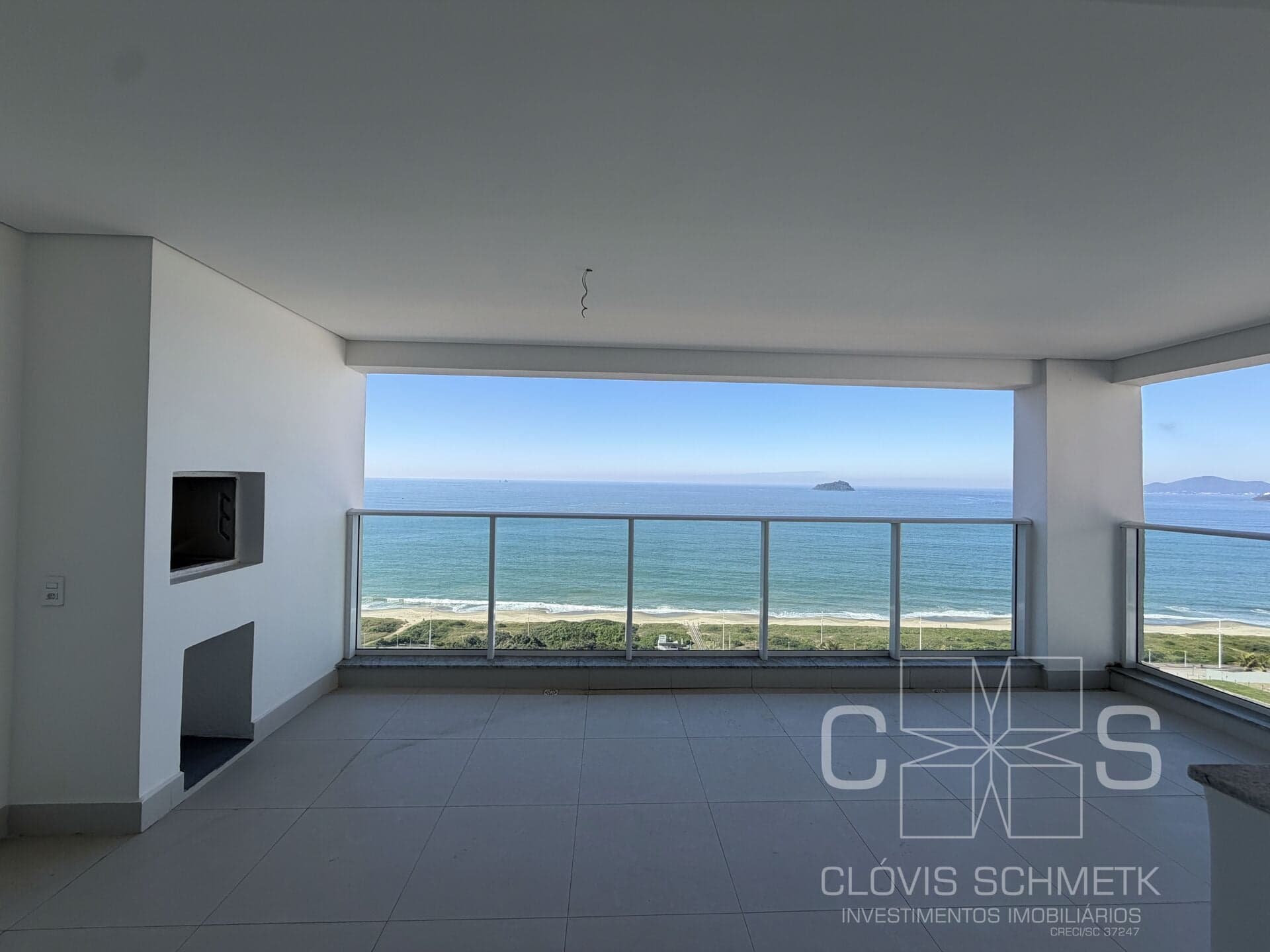 Apartamento Alto Padrão FRENTE MAR em Balneário Piçarras/SC