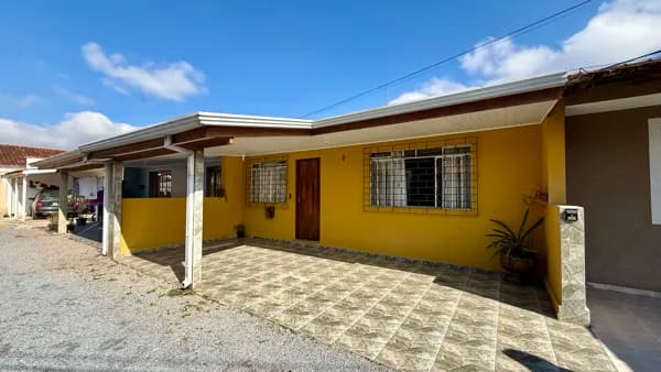 Casa no Iná em condomínio fechado / Sem taxa