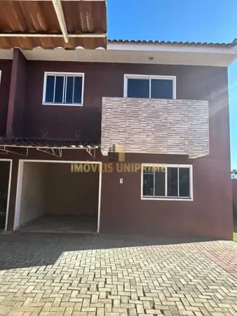 Sobrado à venda no bairro Uvaranas próximo centro de Ponta Grossa/PR