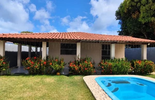 Linda casa a 500 metros do mar de Carapibus/Conde!!!