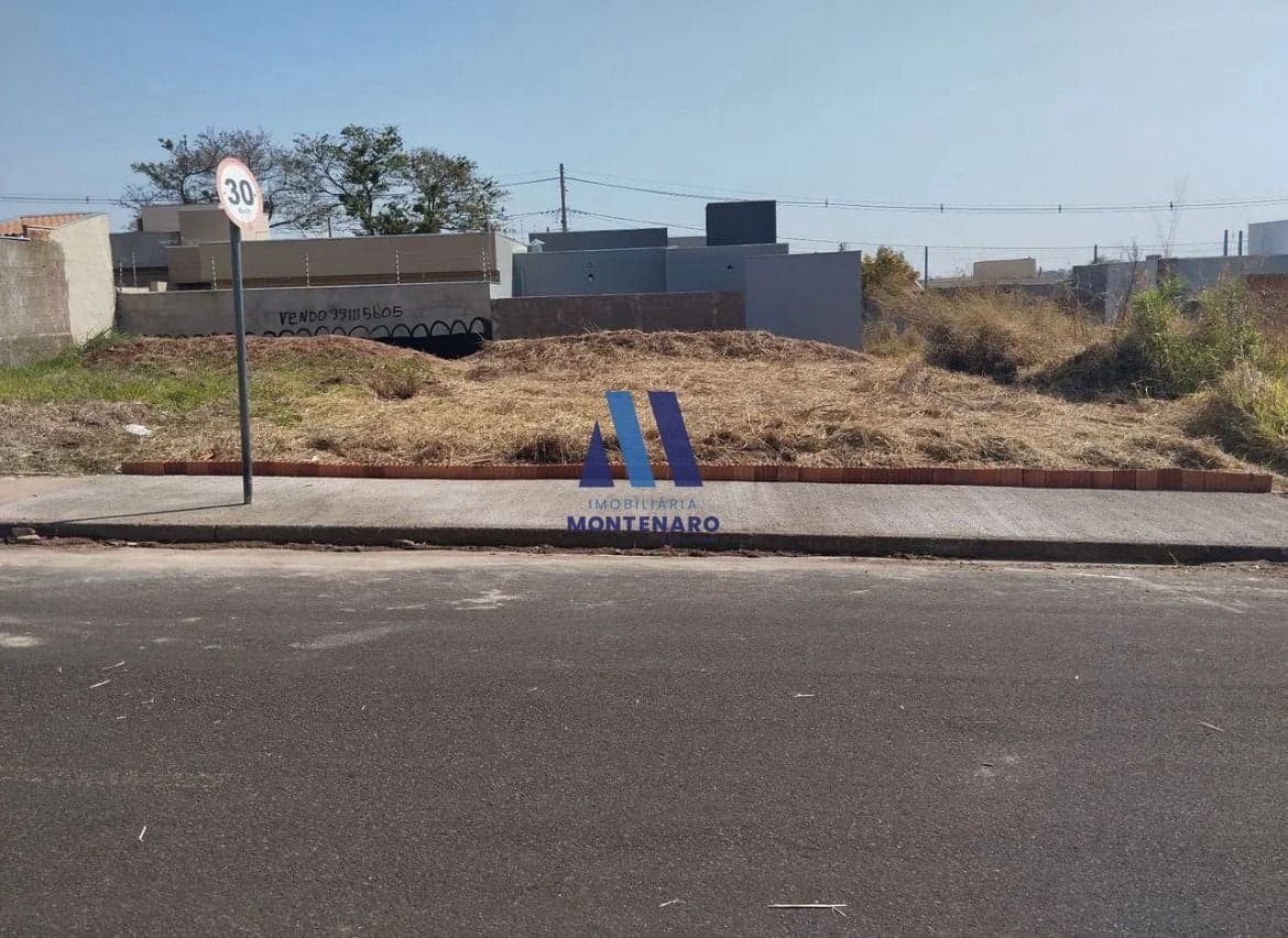 TERRENO Á VENDA NO PARQUE VILA NOBRE