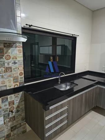 CASA À VENDA NO ALTA VISTA