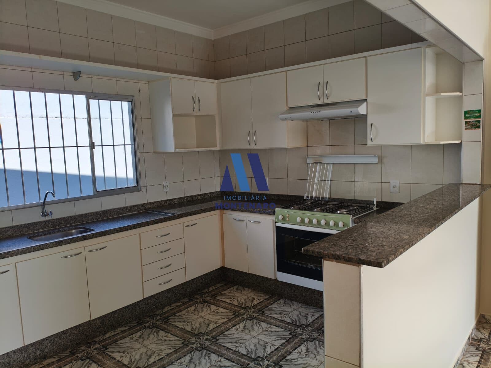 CASA À VENDA NO JD SIMÕES