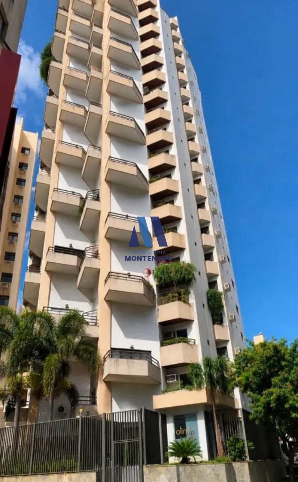 APARTAMENTO À VENDA NO CENTRO