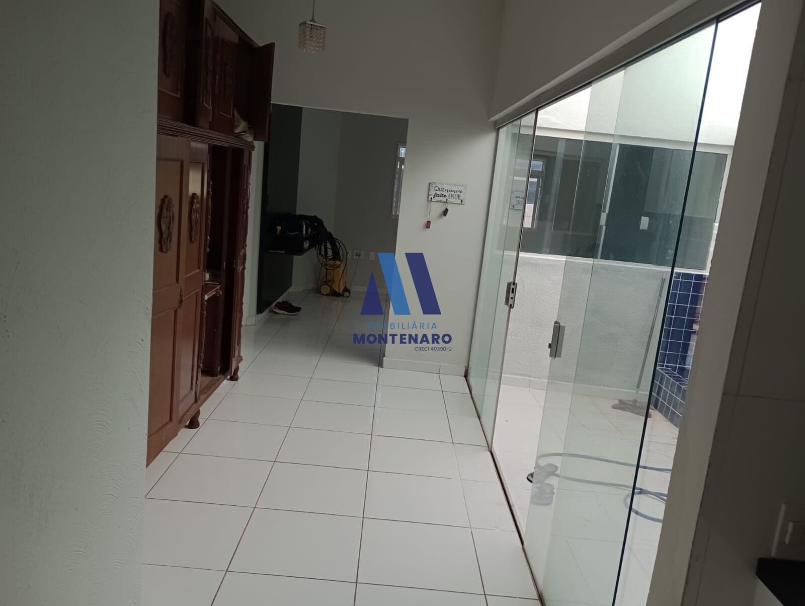 CASA À VENDA NO RES. PALESTRA