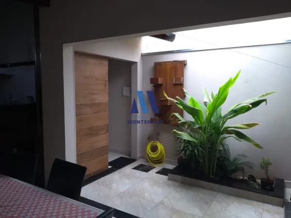 CASA À VENDA NO PQ DA LIBERBDADE V
