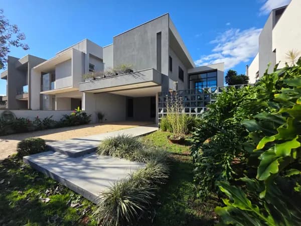 Casa em Condomínio, 230m, 3 Suites, Vista Privilegiada, Portal da Mata