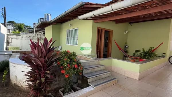 Casa venda 04 quartos, sendo 3 suítes, garagem privativa,