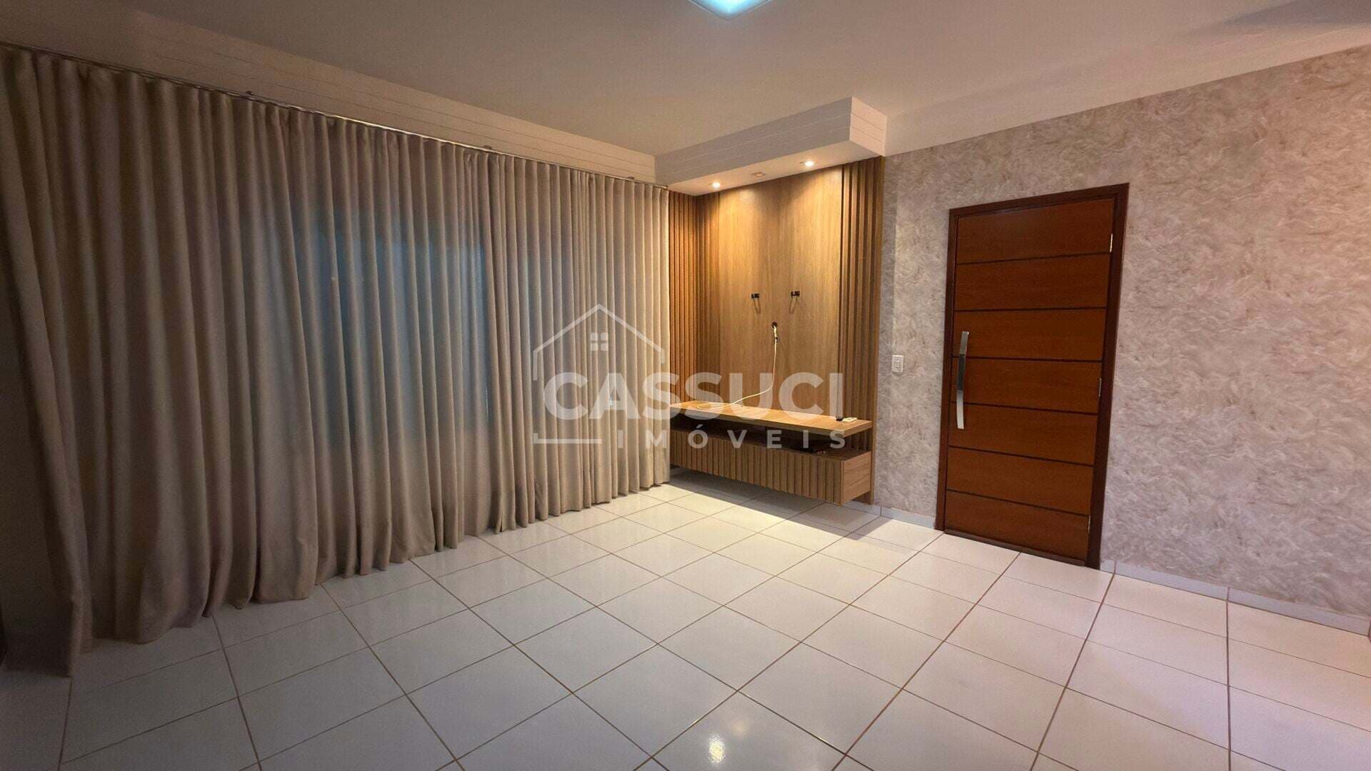 Casa 2 Quartos 1 Suíte Regissol com planejados