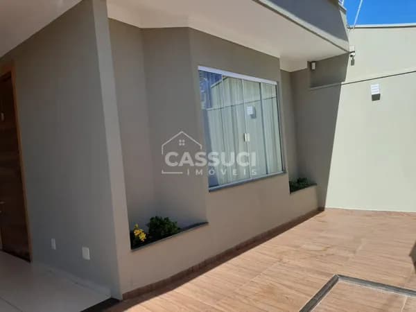 Linda casa à venda com 3 quartos, 2 cozinhas em bairro aberto e 145,77m²
