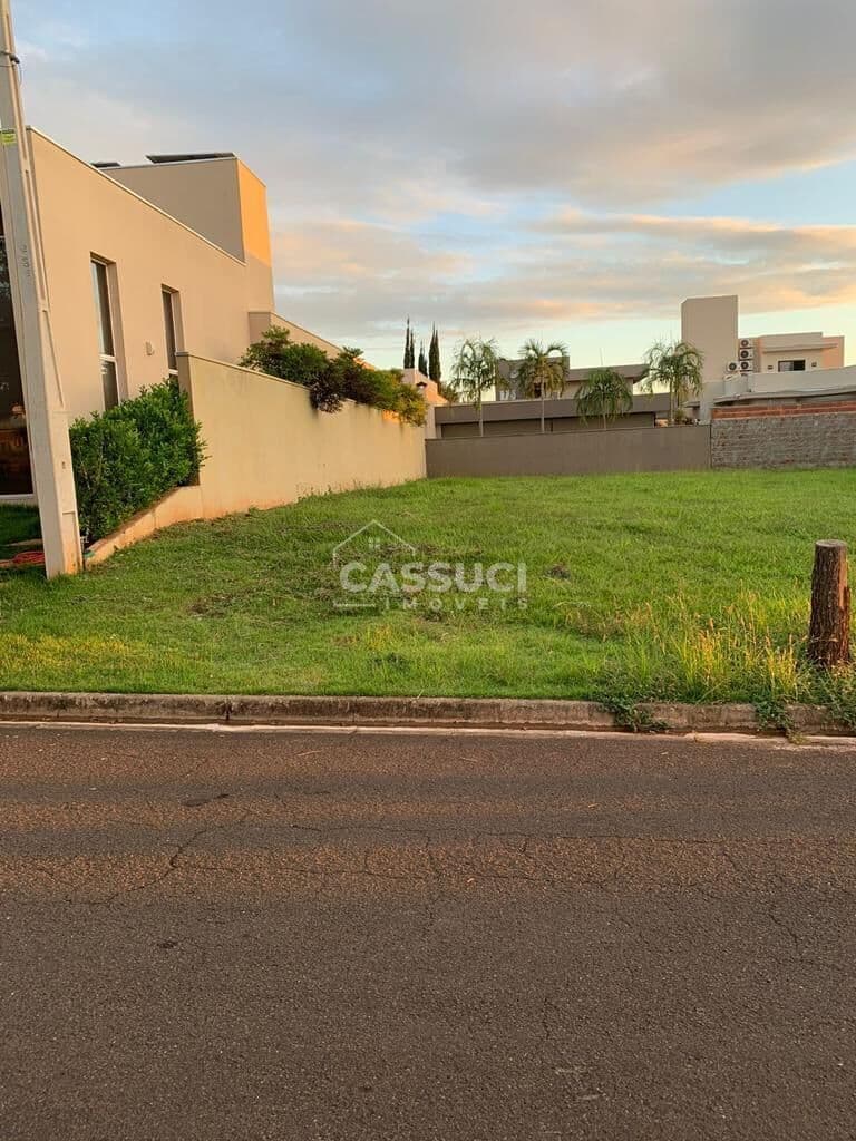 Terreno em Condomínio à venda com muita área verde e natureza