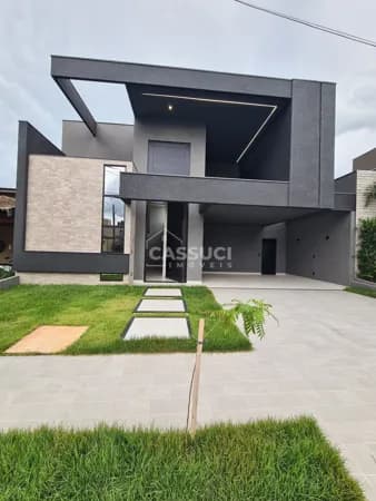 Casa à Venda no Condomínio La Montagne, 3 suítes, piscina, área gourmet, energia fotovoltaica e muito mais.