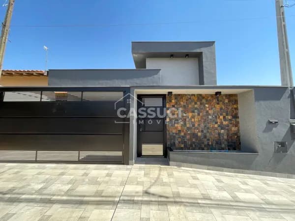 Casa 3 Quartos, sendo 1 suíte com closet, área Gourmet com churrasqueira, no bairro Regissol em Mirassol/SP