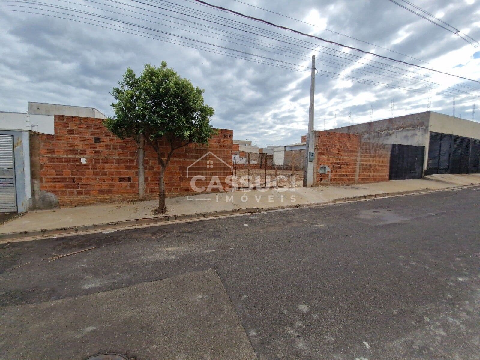 Excelente oportunidade, terreno à venda em bairro aberto 200m²