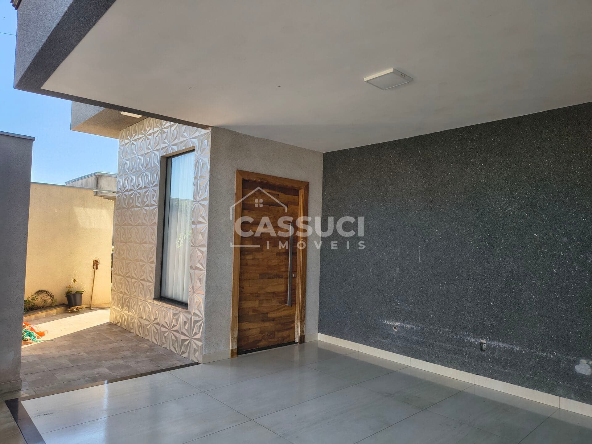 Casa 4 quartos, 2 suítes, sendo 1 com closet, cozinha gourmet, sala tv, sala jantar, rica em armários, Parque dos Ipê, Mirassol