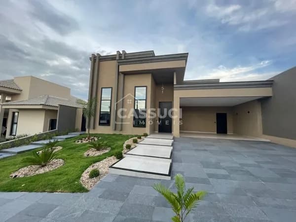 Belíssima casa à venda com 3 suítes, sendo 1 suíte com closet, piscina e cozinha Gourmet toda planejada