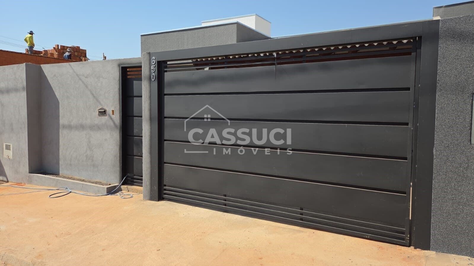 Linda casa à venda, com 3 quartos, sendo 1 suíte, excelente oportunidade