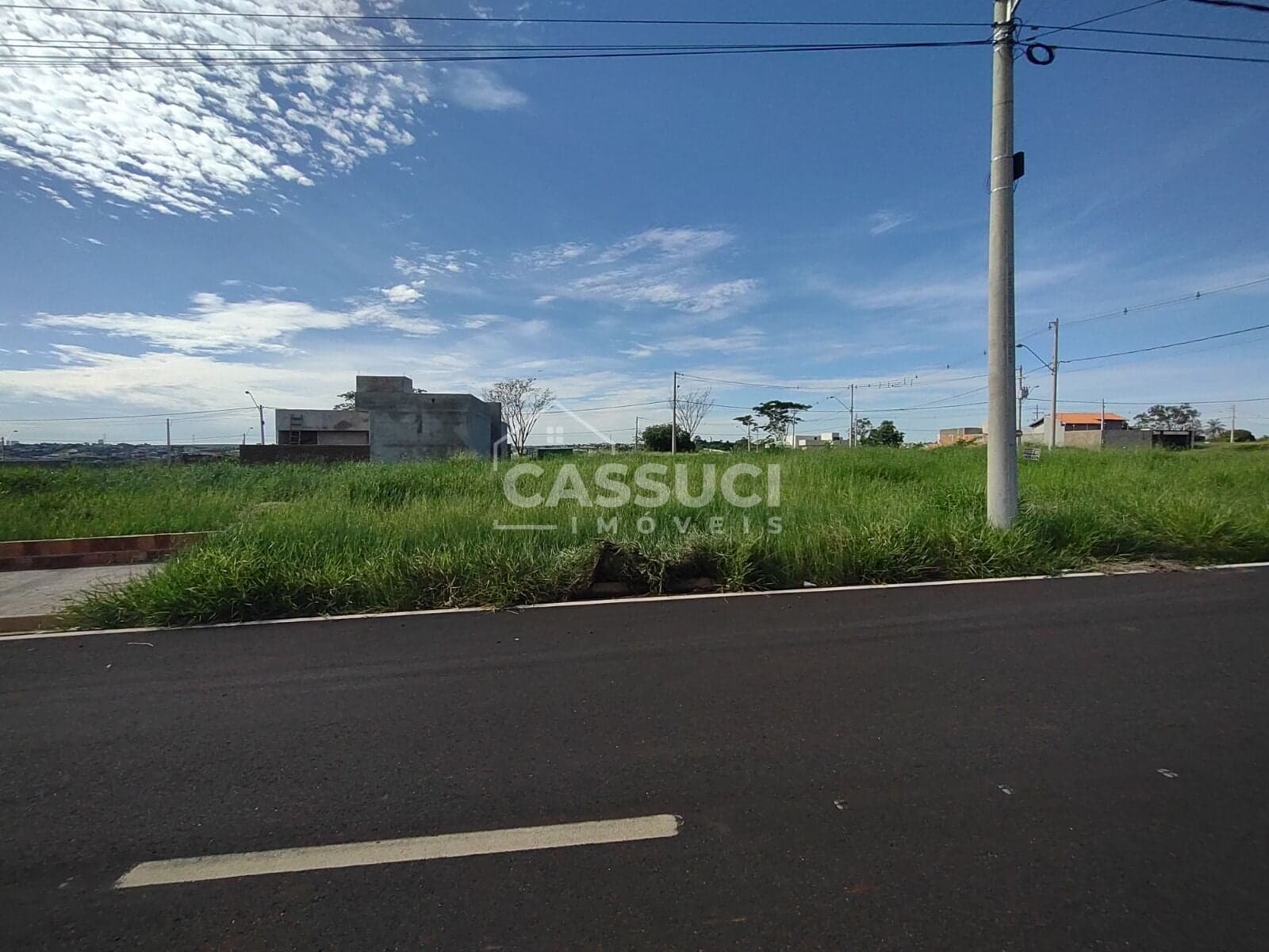 Excelente terreno à venda em bairro aberto, com ótima localização