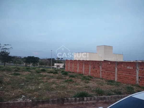 Excelente terreno à venda, com ótima localização em bairro aberto