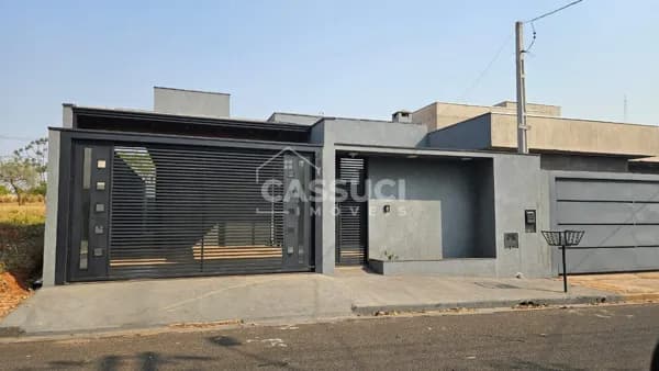 Casa 02 Quartos Suítes, 2 cozinhas e 1 área de lazer toda fechada com vidros