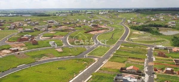Excelente terreno à vendo em bairro aberto, localizado próximo a área de lazer