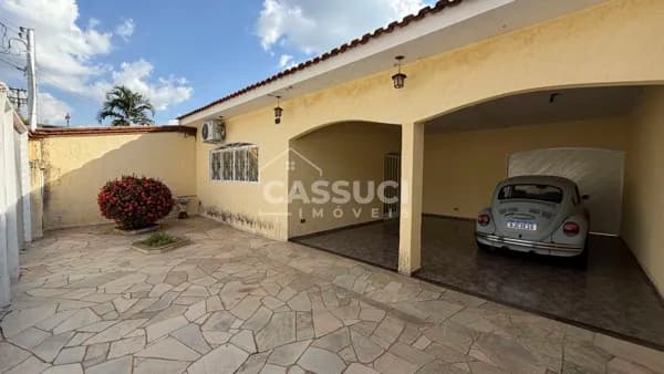 Casa à Venda, 4 quartos sendo 1 suíte, 2 cozinhas sendo 1 com copa, varanda gourmet, lavanderia, bairro Jardim Marilu, na cidade de Mirassol/SP.