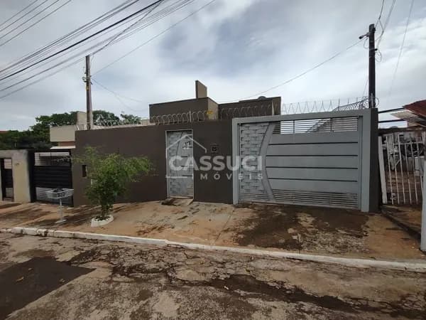Linda casa à venda com 2 quartos, área de lazer e energia fotovoltaica