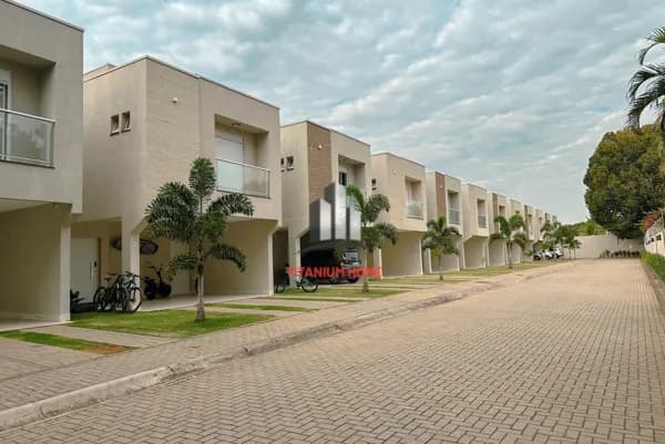 Casa em Condomínio 3 suites e ofuro