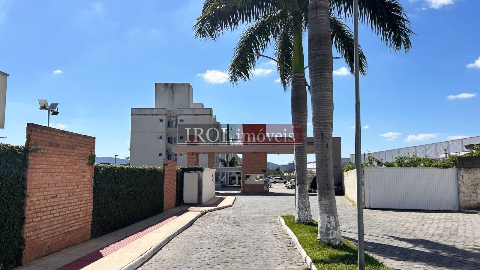 Apartamento Semi mobiliado