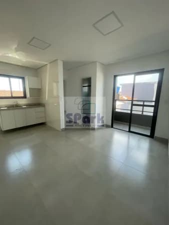 Apto em Condomínio Baixo Custo com Elevador - 02 Dormitórios (01 Suíte) e 1 Vaga de Garagem