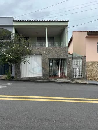 Casa próximo ao PARQUE FERRAZ COSTA