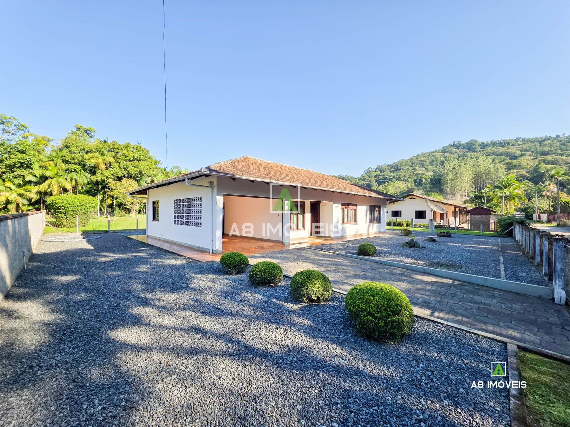 CASA TÉRREA BAIRRO TESTO DO SALTO COM AMPLO TERRENO