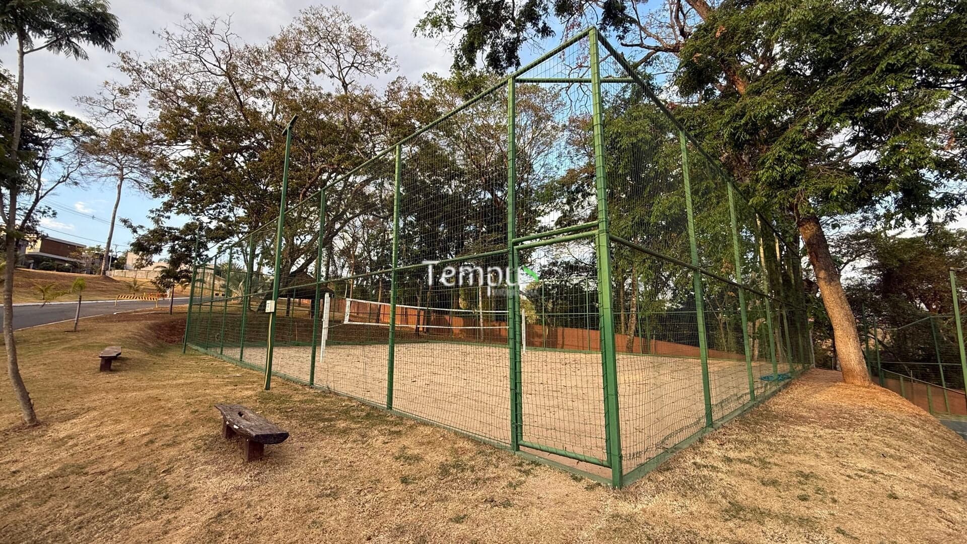 Exclusividade, sofisticação e lazer completo uma casa térrea com 3 suítes no Condomínio Vale Verde