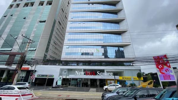 Sala comercial no New York Square | 60m², andar alto, 2 vagas nascente por R$ 765.000,00